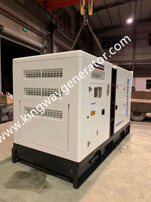 50HZ 27.5KVA 22KW 1500 RPM Diesel Generator Warna Disesuaikan Untuk Rumah